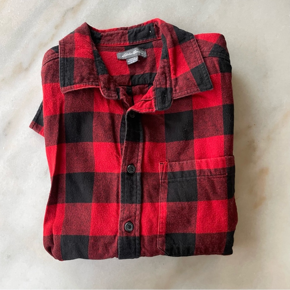 Eddie Bauer Bean Red and Black Buffalo Plaid Button-Down Shirt size M